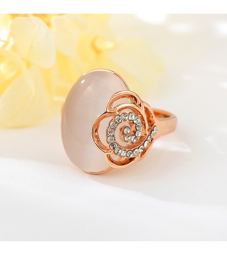 Пръстен розово позлатяване овал с цвете | Колекция Rose Gold | Бижута Invoke.bg