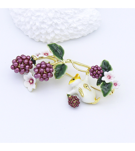 Стилна брошка жълто позлатяване 'Къпини' | Бижута Invoke.bg