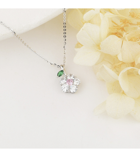 Нежно сребърно колие цвете | колекция Delicate Silver | Бижута Invoke.bg