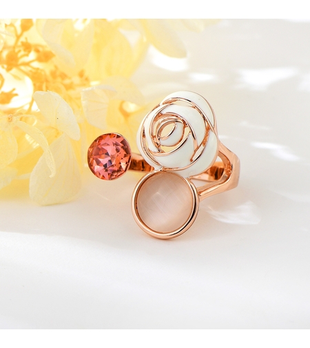 Пръстен розово позлатяване роза с розов кристал | Колекция Rose Gold | Бижута Invoke.bg