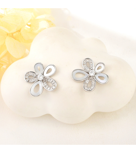 Сребърни обеци Цветя | колекция Delicate Silver | Бижута Invoke.bg