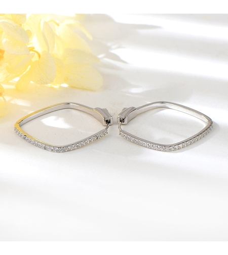 Сребърни обеци с кристали | Бижута Invoke.bg