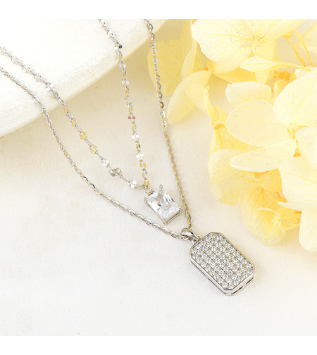 Сребърно колие с кристали | колекция Delicate Silver | Бижута Invoke.bg