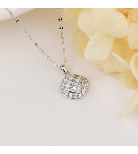 Нежно сребърно колие квадрат | колекция Delicate Silver | Бижута Invoke.bg