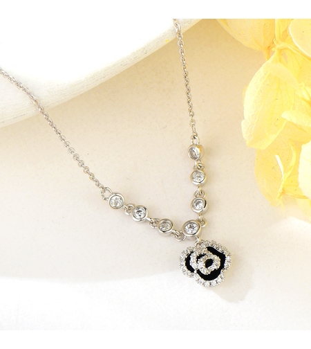 Сребърно колие роза | колекция Delicate Silver | Бижута Invoke