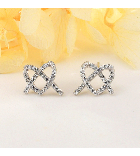 Сребърни обеци по ухото сърца | колекция Delicate Silver | Бижута Invoke.bg