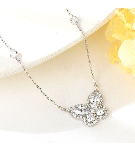 Сребърно колие кристална пеперуда | колекция Delicate Silver | Бижута Invoke.bg