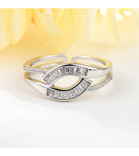 Сребърен пръстен Симетрия | колекция Delicate Silver | Бижута Invoke.bg