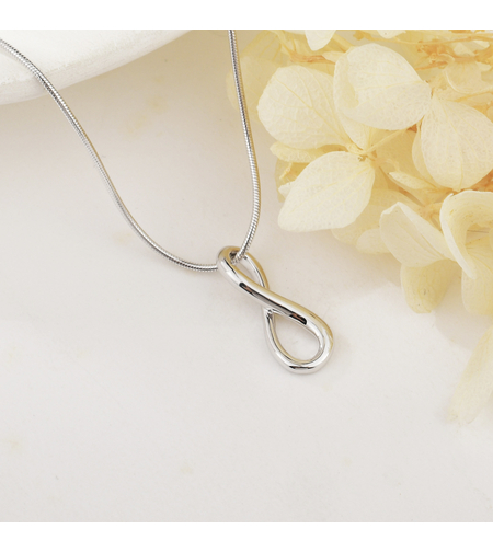 Нежно сребърно колие безкрайност | колекция Delicate Silver | Бижута Invoke.bg
