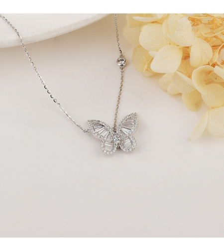 Нежно сребърно колие пеперуда | колекция Delicate Silver | Бижута Invoke.bg
