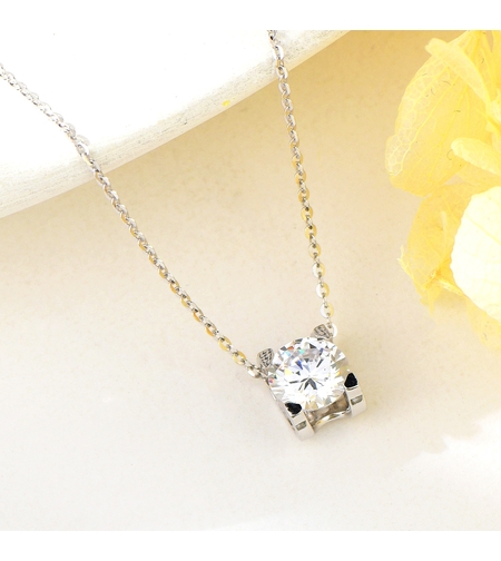 Сребърно колие с кристал | колекция Delicate Silver | Бижута Invoke