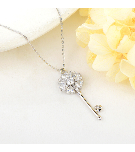 Сребърно колие Ключ | колекция Delicate Silver | Бижута Invoke.bg