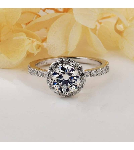 SILVER RING WITH MOISSANITE