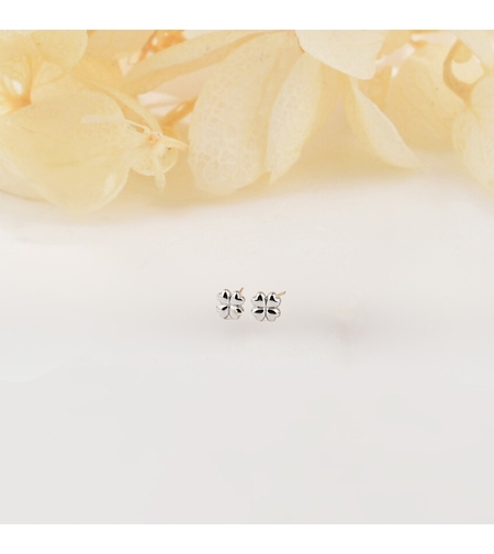 Деликатни сребърни обеци по ухото детелини малки | колекция Delicate Silver | Бижута Invoke.bg