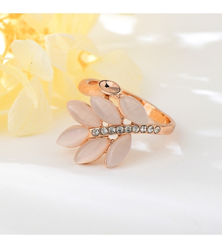 Пръстен розово позлатяване листенца | Колекция Rose Gold | Бижута Invoke.bg