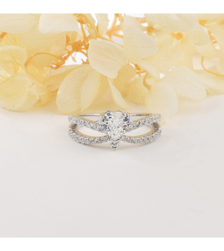 CRYSTAL HEART CRUSHED ICE RING