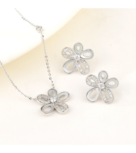 Сребърен комплект Цвете с родий | колекция Delicate Silver | Бижута Invoke.bg