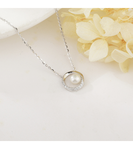 Сребърно колие с перла | колекция Delicate Silver | Бижута Invoke.bg