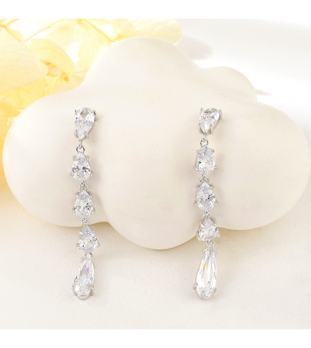 Дълги сребърни обеци с родий | колекция Delicate Silver | Бижута Invoke.bg