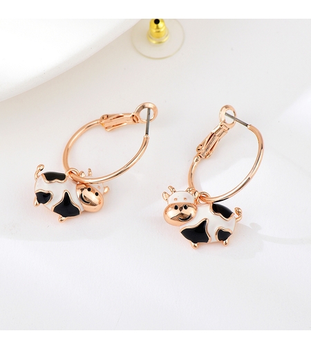 Обеци розово позлатяване с бижутериен лак 'Кравички' | Бижута Invoke.bg