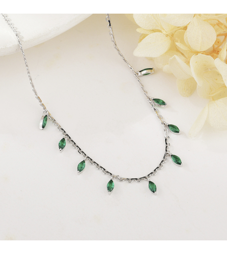 Нежно сребърно колие зелени капки | колекция Delicate Silver | Бижута Invoke.bg