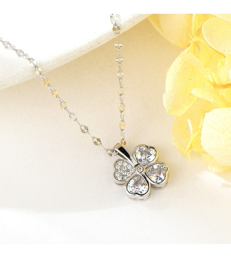 Сребърно колие Детелина | колекция Delicate Silver | Бижута Invoke