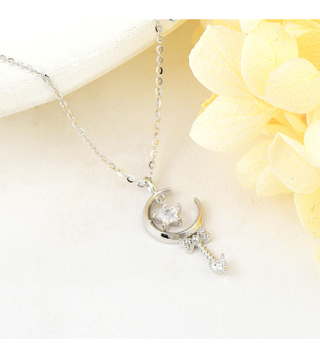 Сребърно колие Луна | колекция Delicate Silver | Бижута Invoke