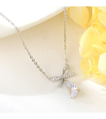 Сребърно колие Панделка с кристал | колекция Delicate Silver | Бижута Invoke.bg