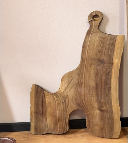 Масивна дъска от орех с уникален дизайн и голям размер