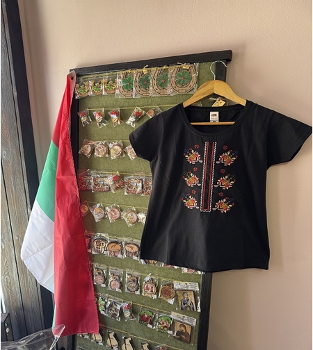 дамска памучна тениска с шевица