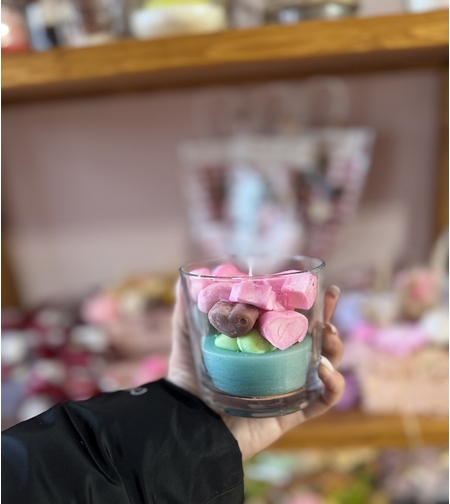 Ръчно изработена свещ