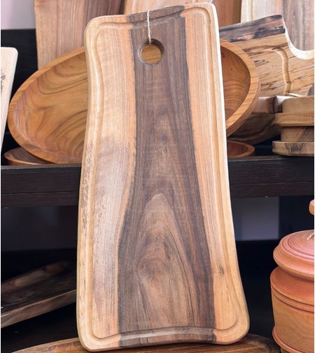Голяма дървена дъска за сервиране и рязане с дръжка – масивно естествено дърво
