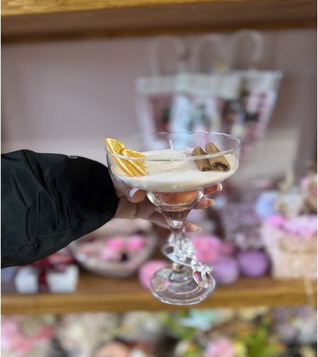 Ръчно изработена свещ