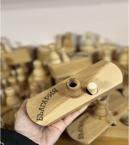 Двойна дървена солничка с лъжичка  – модел „България“