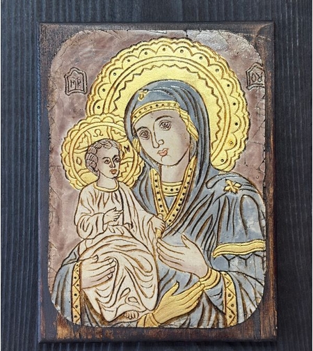 Релефна икона Св. Богородица с Младенеца – златист орнамент