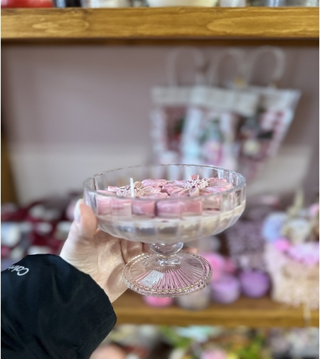 Ръчно изработена свещ