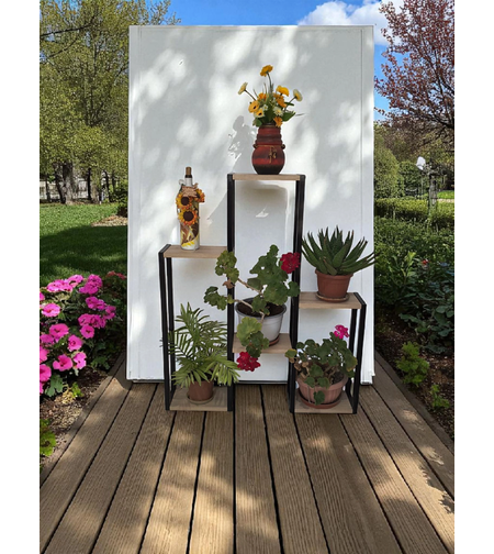 Етажерка за цветя H100 – метална конструкция и рафтове от ПДЧ, черно и дъб Сонома