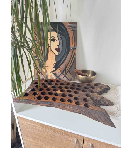 Дървена поставка 47 гнезда за етерични масла от акация