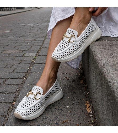 Women's moccasins / loafers / genuine leather / 72-98/white / anatomical insole