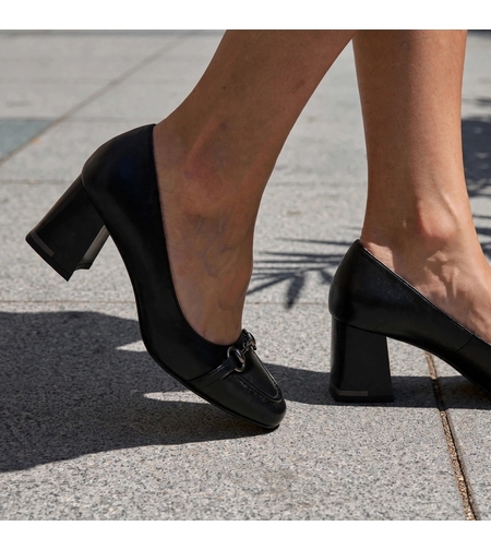 Women's elegant shoes made of natural leather in black/75702