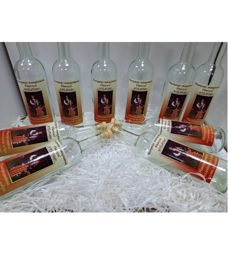Бутилки с  етикет 