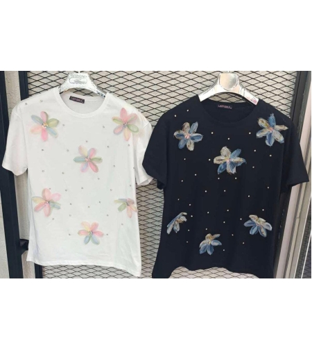 Блуза с къс ръкав С 3 Д ЦВЕТЯ И КАМЪЧЕТА