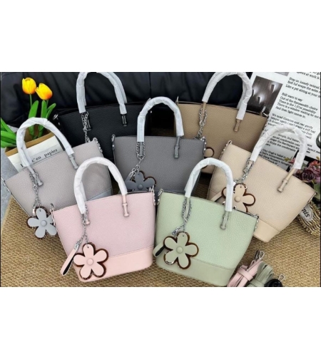 Кокетна чанта с цвете