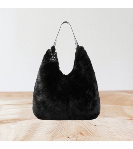 ЧАНТА ЧЕРН0