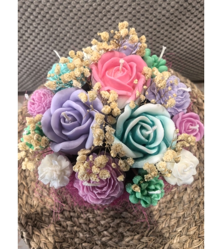 букет в подаръчна кръгла кутия