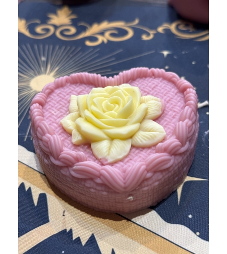 сърце с цвете