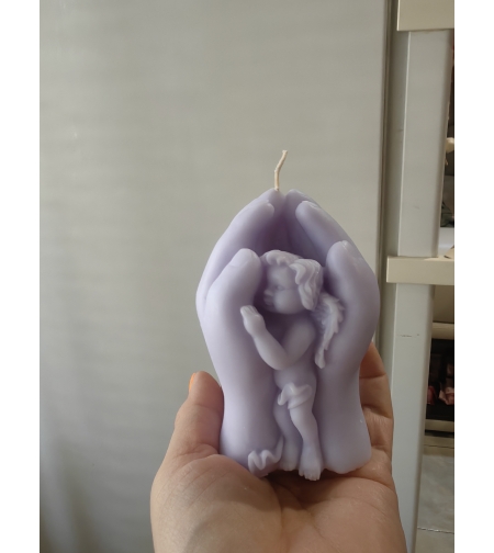 3D ръце държащи ангелче