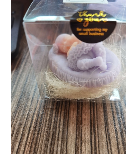 спящо момиче