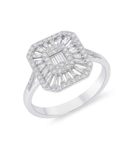 3.04 ct Ring with diamonds