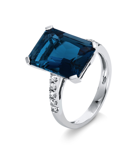 8.90 ct London blue topaz and diamonds ring